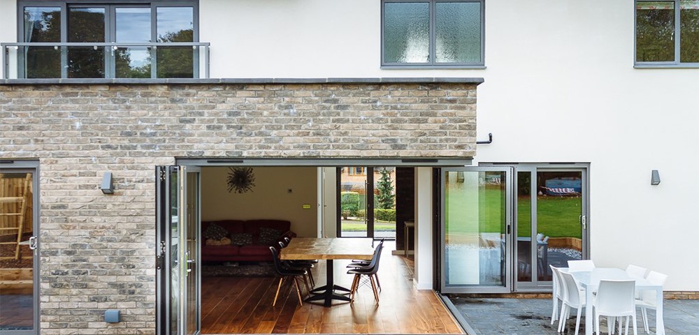 corner bi-folding door